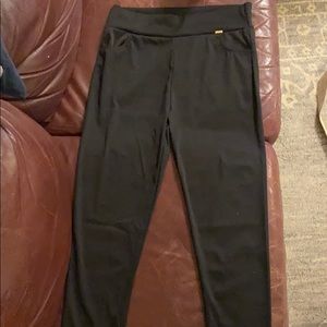 Black stretchy leggings